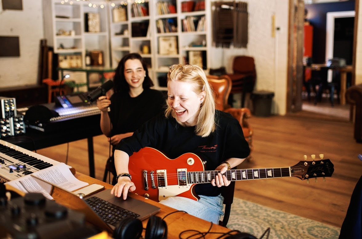 Amplify Arts Project and Push-Up Bra LA Join Forces to Launch Writers Camp for Teenage Girls